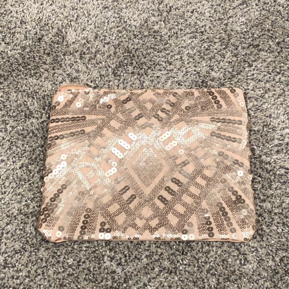 Zipper pouch